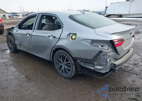 2022 Toyota Camry Se z USA, uszkodzony, nr VIN 4T1G11AK8NU689346